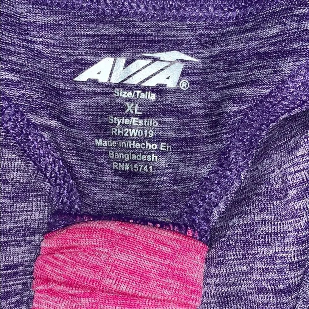 🛍️Avia workout top size XL. - Picture 2 of 6